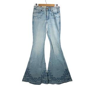 Wrangler Retro trumpet flare embroidered cowgirl jeans light‎ sz 26x36
